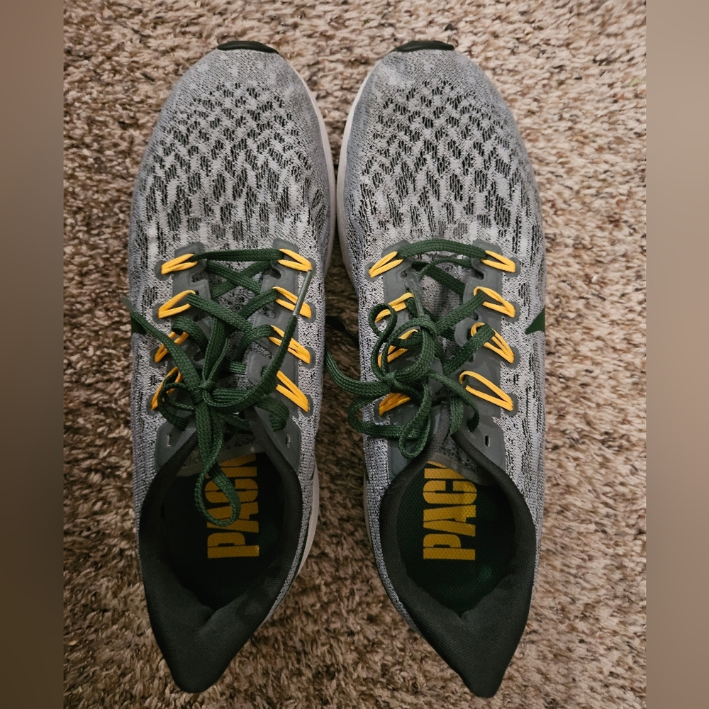 Green Bay Packers Women's Sneakers Nike Zoom Pegasus 36 Shoes Gray Green size 12